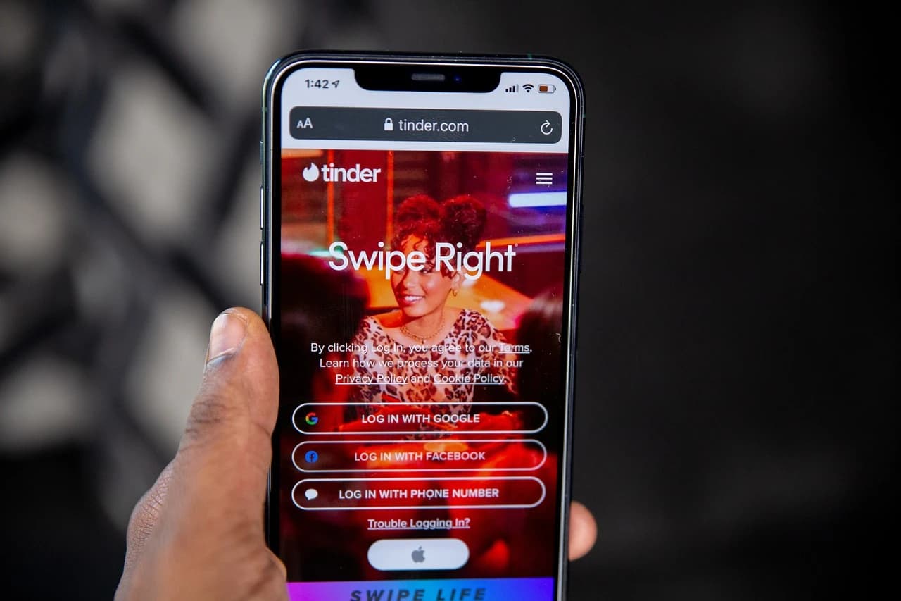 o iphone é o iphone — Tinder